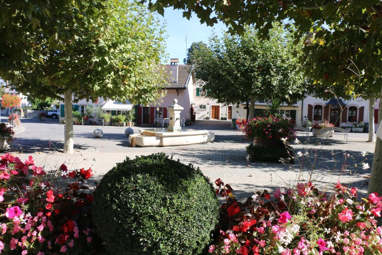 Auberge Au Lion D'Or Tannay Eksteriør billede